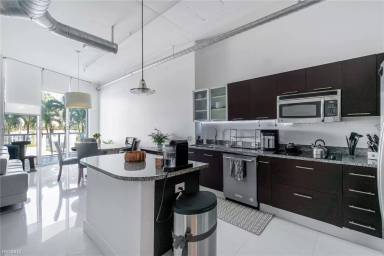 Main picture of Uptown Marina Lofts Condo