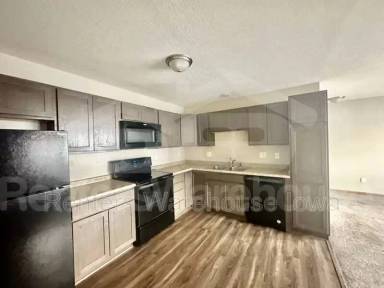Main picture of 1166 SE Village View Ln