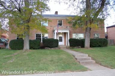 Main picture of 90 E Henderson Rd