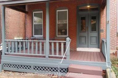 Main picture of 1420 N Van Buren St