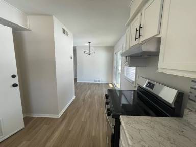 Main picture of 3220 SW 41st St