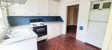 Main picture of 200 W Belmont St