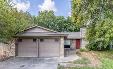 Main picture of 112 Friendswood Path