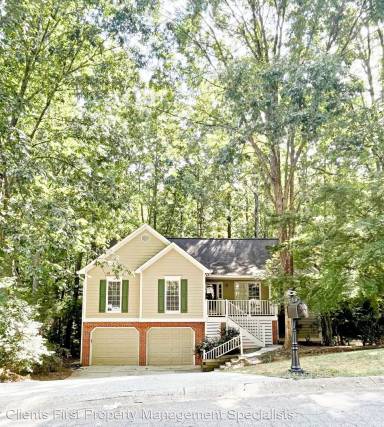 Main picture of 710 Players Ct