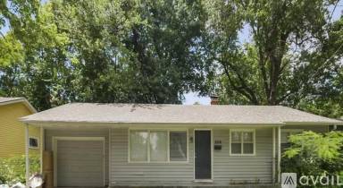 Main picture of 8900 Manchester Ave