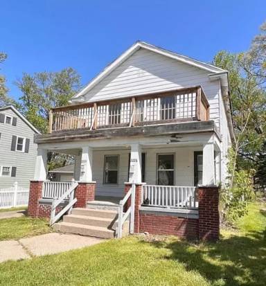 Main picture of 2224 W Sylvania Ave