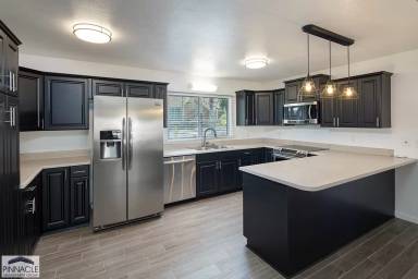 Main picture of 152 N Kuakini St