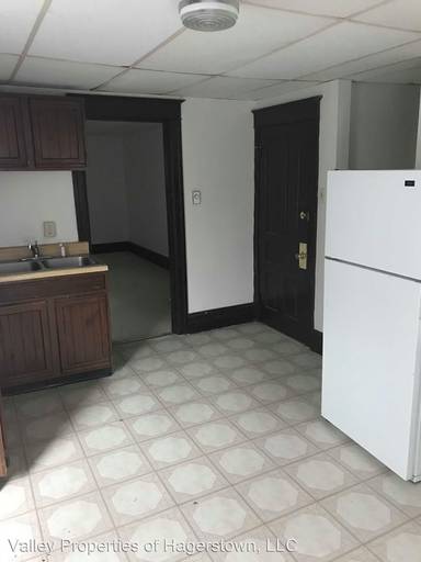 Main picture of 140 N Locust St