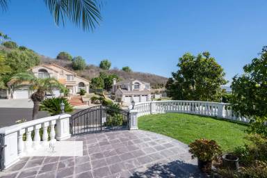 Main picture of 19922 E Country Hollow Dr