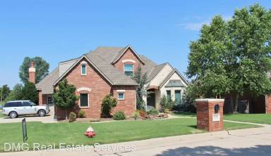 Main picture of 4809 Lake Front Dr