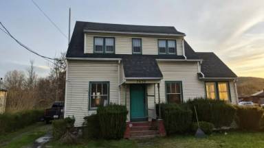 Main picture of 7459 Seneca Rd N