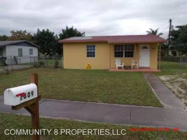 Main picture of 1809 NW 25th Ter