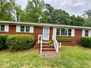 Main picture of 224 Huntington Rd