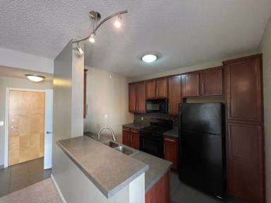 Main picture of 2566 Ellis Ave