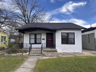 Main picture of 3916 S Presa St