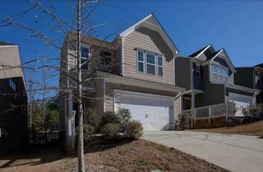 Main picture of 84 Harrison Dr