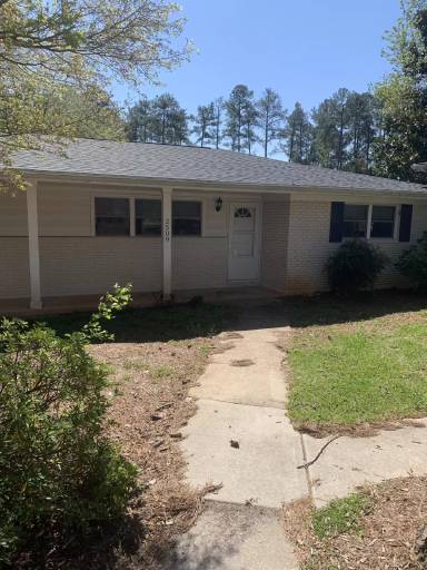 Main picture of 2537 Ricky Cir