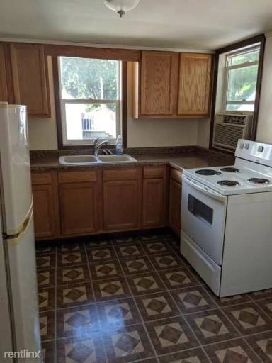 Main picture of 453 1/2 N River St