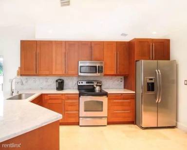 Main picture of 2061 SW 136th Way