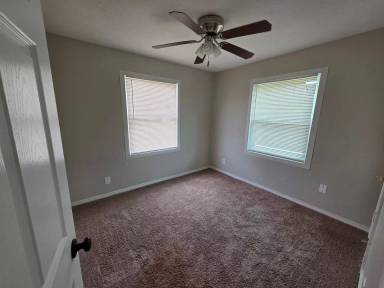 Main picture of 100 20th St