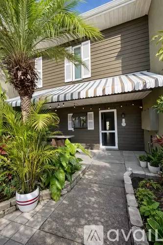 Main picture of 727 N Himes Ave