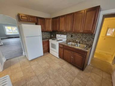Main picture of 320 N 27th Ave W