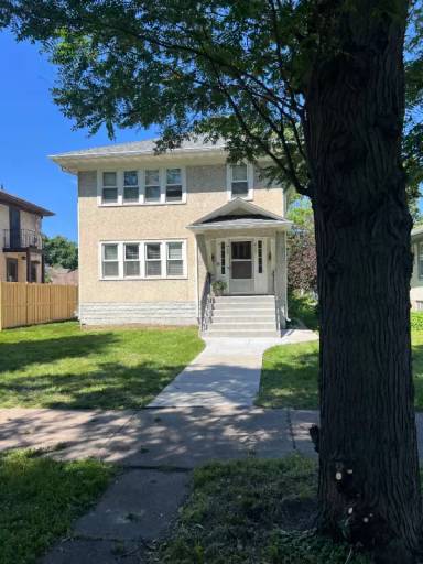 Main picture of 919 19th Ave SE