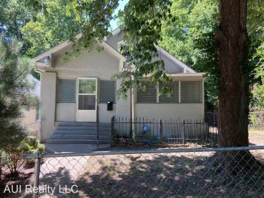 Main picture of 3710 Olive St