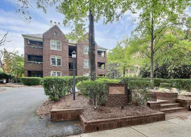 Main picture of 2220 Roswell Ave