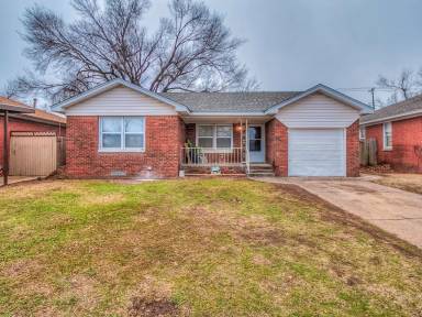 Main picture of 2740 SW 51st St