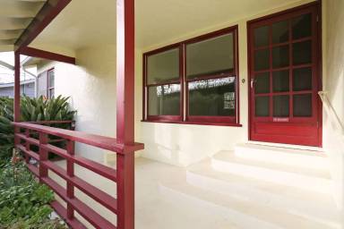Main picture of 11 Alta Vista Ave