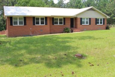 Main picture of 303 Pineknoll Rd