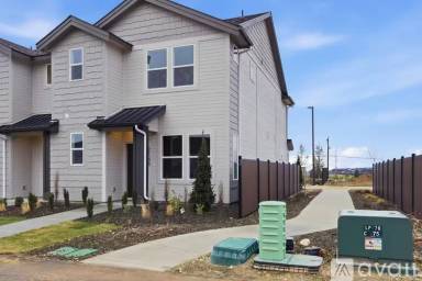 Main picture of 2144 Deep Purple Ln