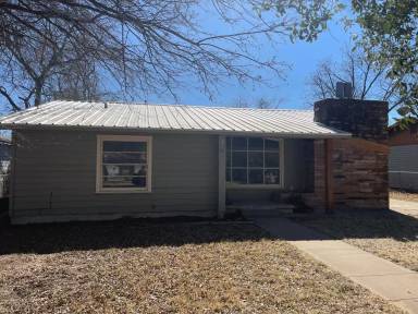 Main picture of 581 E North 23rd St