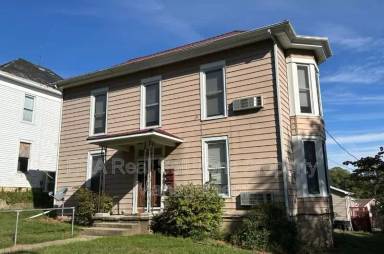 Main picture of 152 Willow St