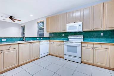 Main picture of 6425 SW 164th Ave