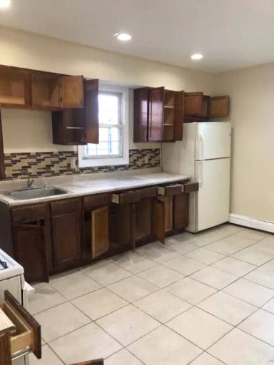 Main picture of 660 Hunterdon St