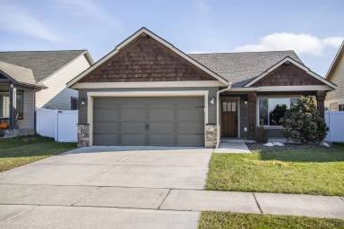 Main picture of 7719 N Goodwater Loop