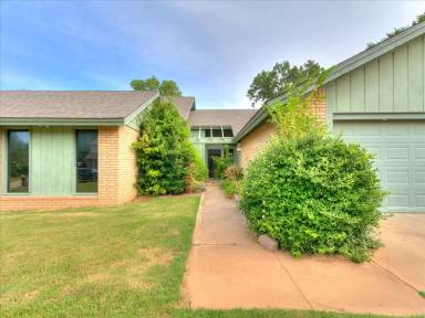 Main picture of 6 Janeway Pl