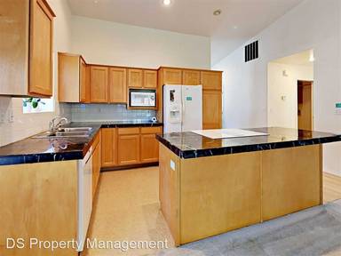 Main picture of 3039 N Columbine Ave
