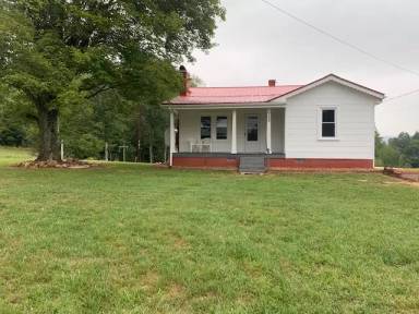 Main picture of 703 Yellow Banks Rd