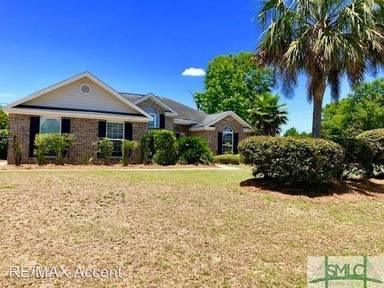 Main picture of 15 Creekside Cir