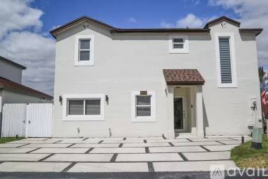 Main picture of 9035 SW 148th Ct