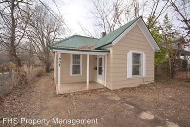 Main picture of 807 S Nettleton Ave