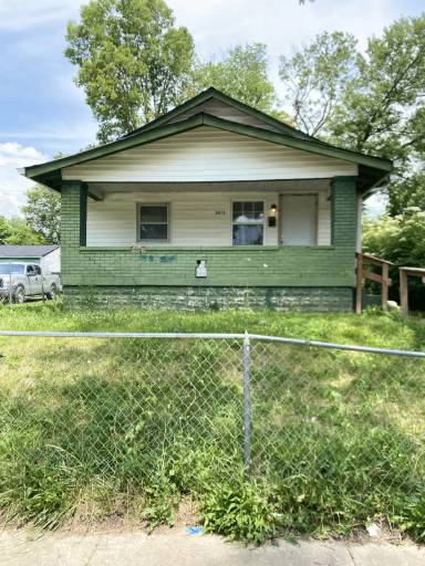 Main picture of 2815 Adams St