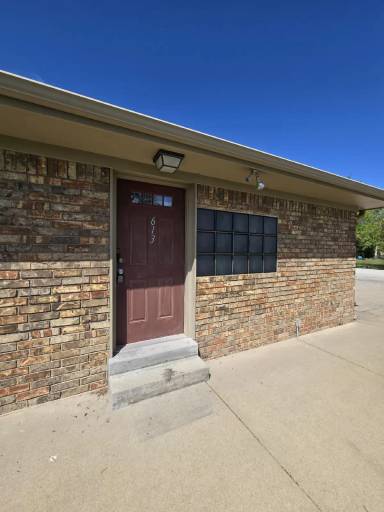 Main picture of 613 N Andover Rd