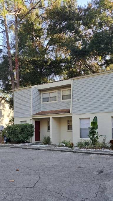 Main picture of 3925 SW 26th Ter