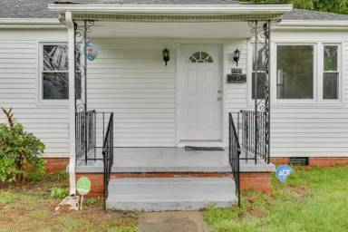 Main picture of 7725 Fayver Ave