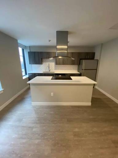 Main picture of 65 W Broad St