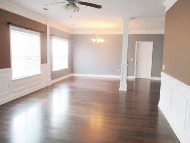 Main picture of 1055 Marne Blvd